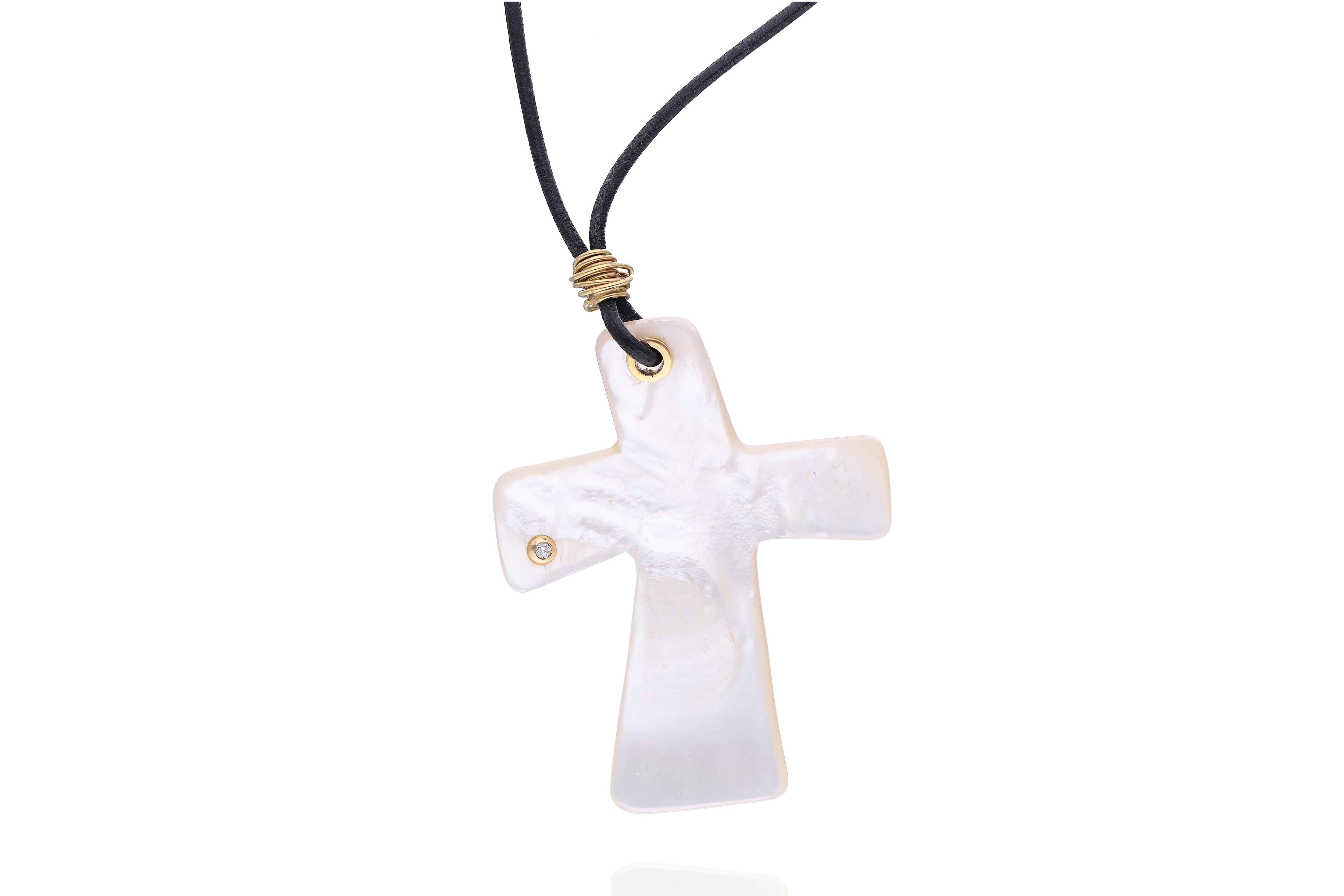 Collana con ciondolo in madreperla con diamante - Asta Preziosi Online