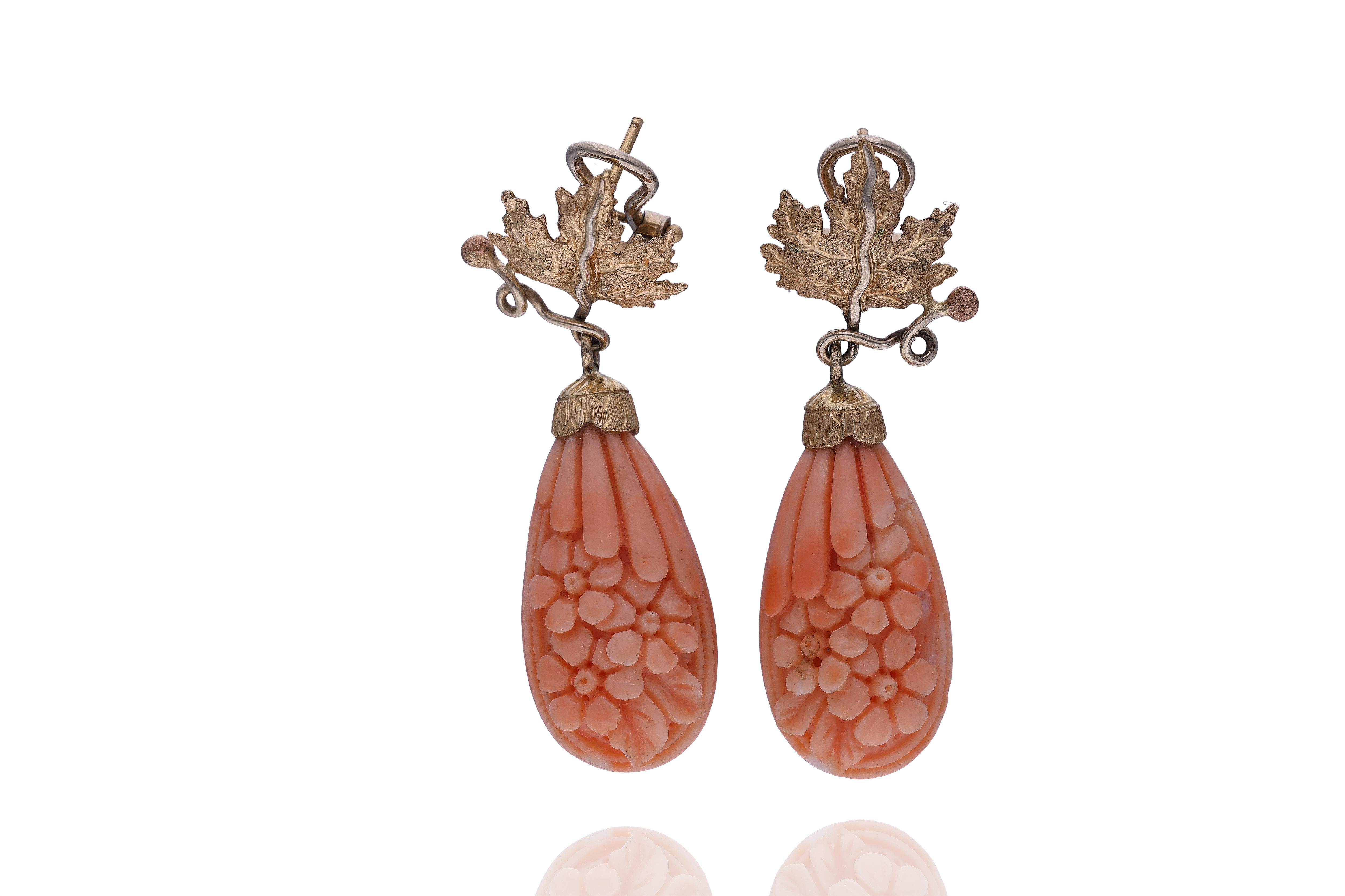 Paio di orecchini con coralli - Asta Preziosi Online