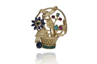 Spilla con zaffiri, smeraldi e rubini - Asta Preziosi Online