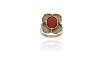Anello con corallo - Asta Preziosi Online