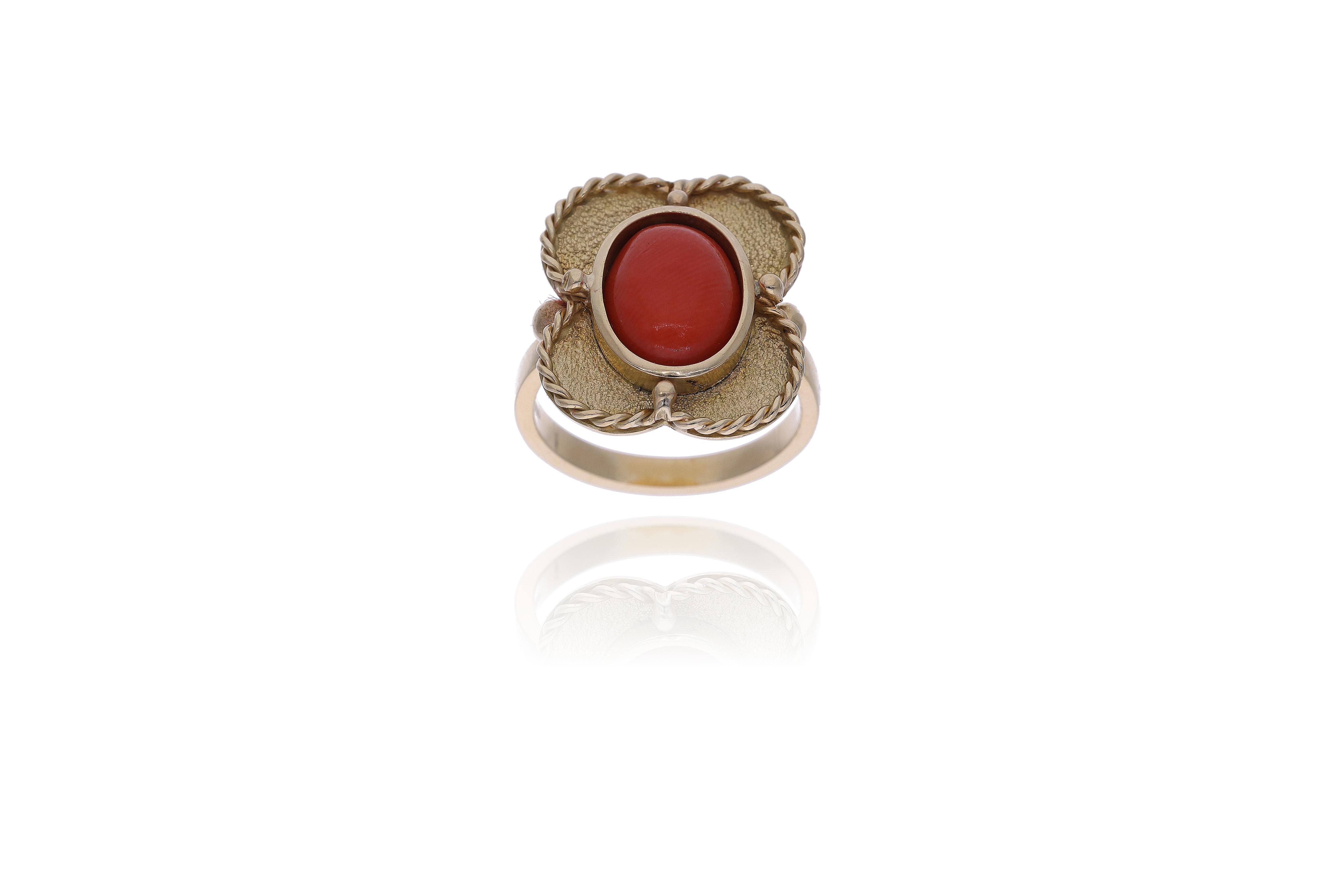 Anello con corallo - Asta Preziosi Online