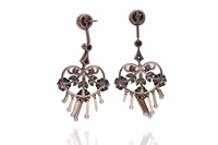 Orecchini con diamanti, perle coltivate e pietre - Asta Preziosi