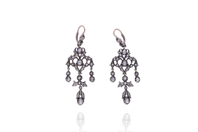 Orecchini pendenti con diamanti - Asta Preziosi