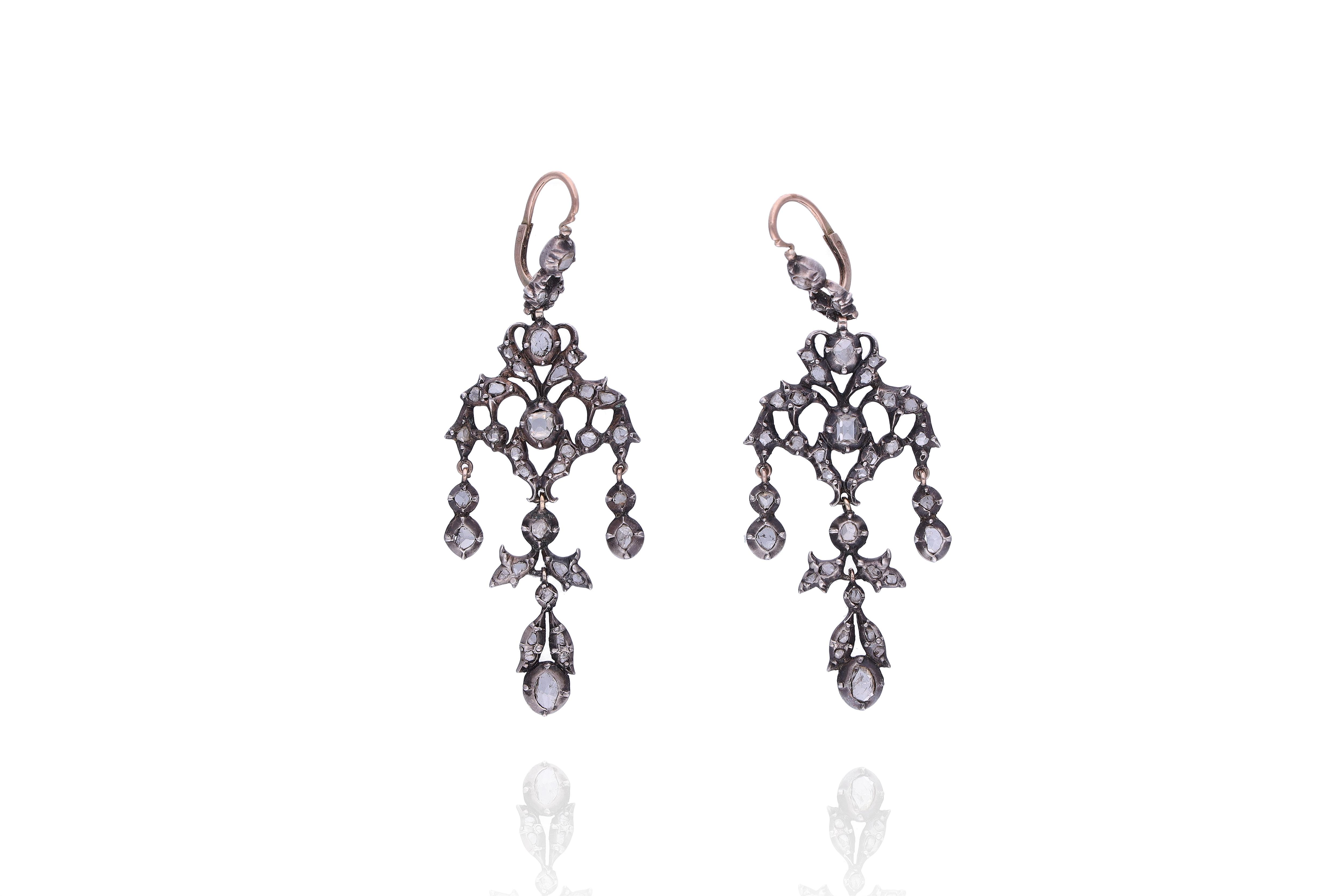 Orecchini pendenti con diamanti - Asta Preziosi