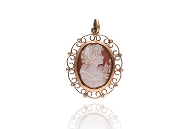 Ciondolo con cammeo - Asta Preziosi Online