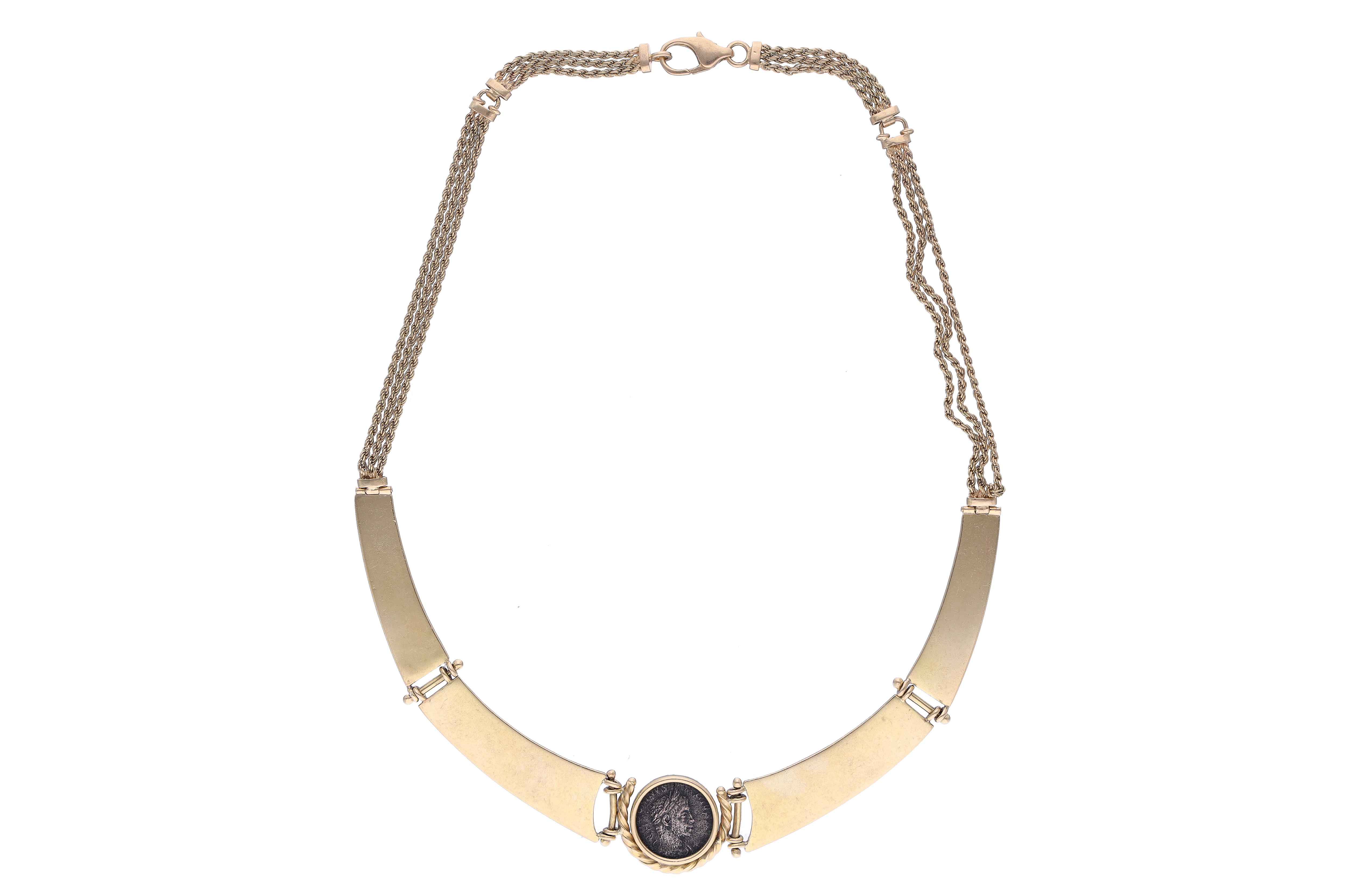 Collana con medaglia - Asta Preziosi Online