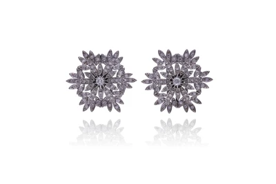 Due spille con diamanti - Asta Preziosi