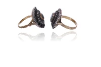 Due anelli con smeraldi, zaffiri e diamanti - Asta Preziosi Due anelli con smeraldi, zaffiri e diamanti - Asta Preziosi