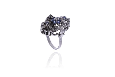 Anello con diamante e zaffiri - Asta Preziosi