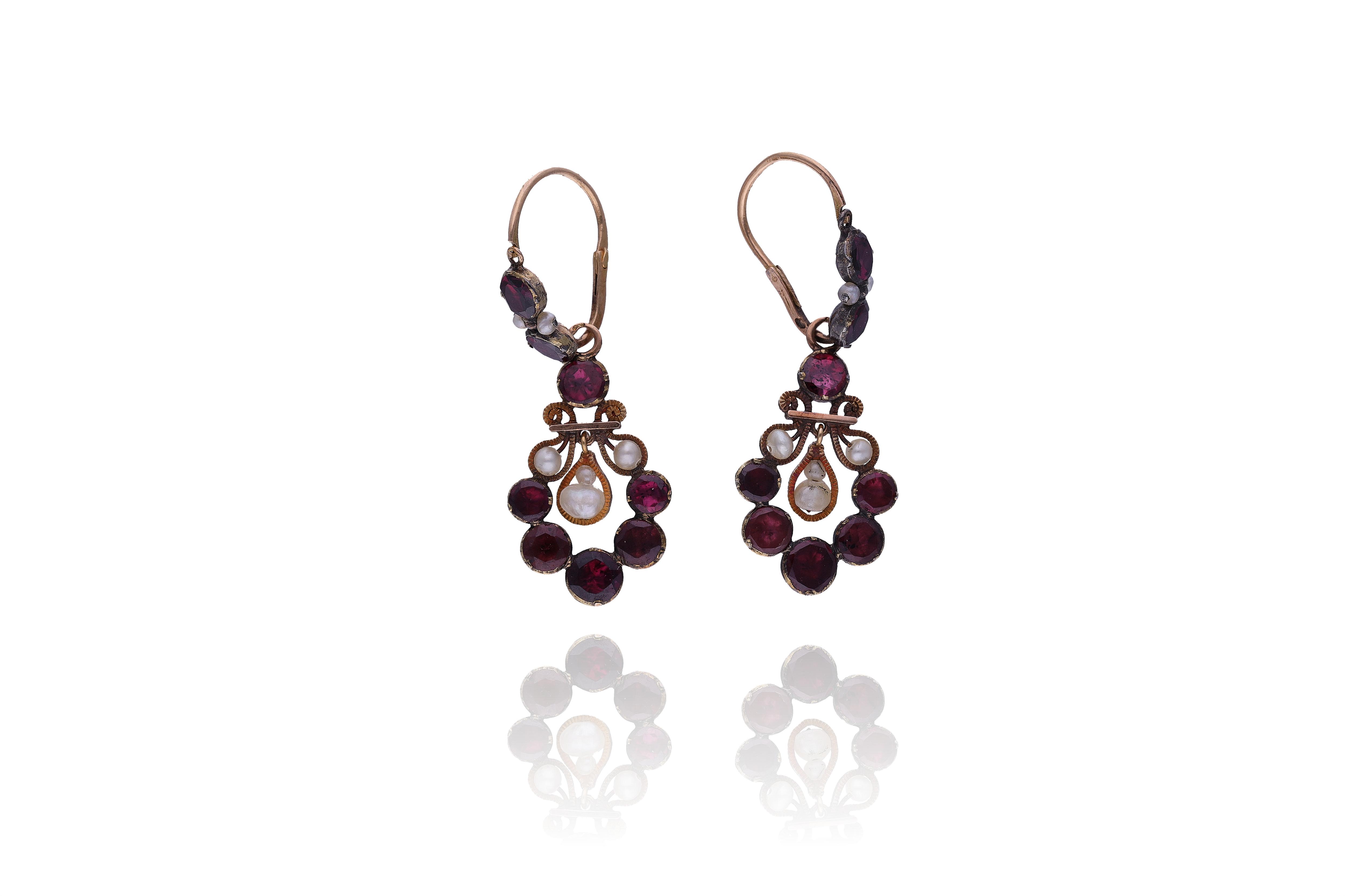 Orecchini scomponibili con granati e microperle - Asta Preziosi