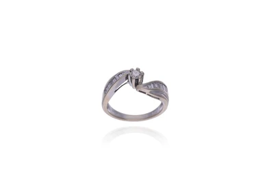 Anello con diamanti - Asta Preziosi