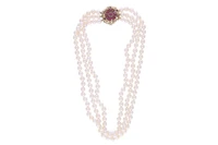 Collana di perle coltivate con diamanti e rubini - Asta Preziosi