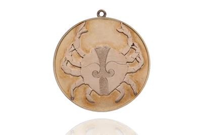 Ciondolo in oro - Asta Preziosi