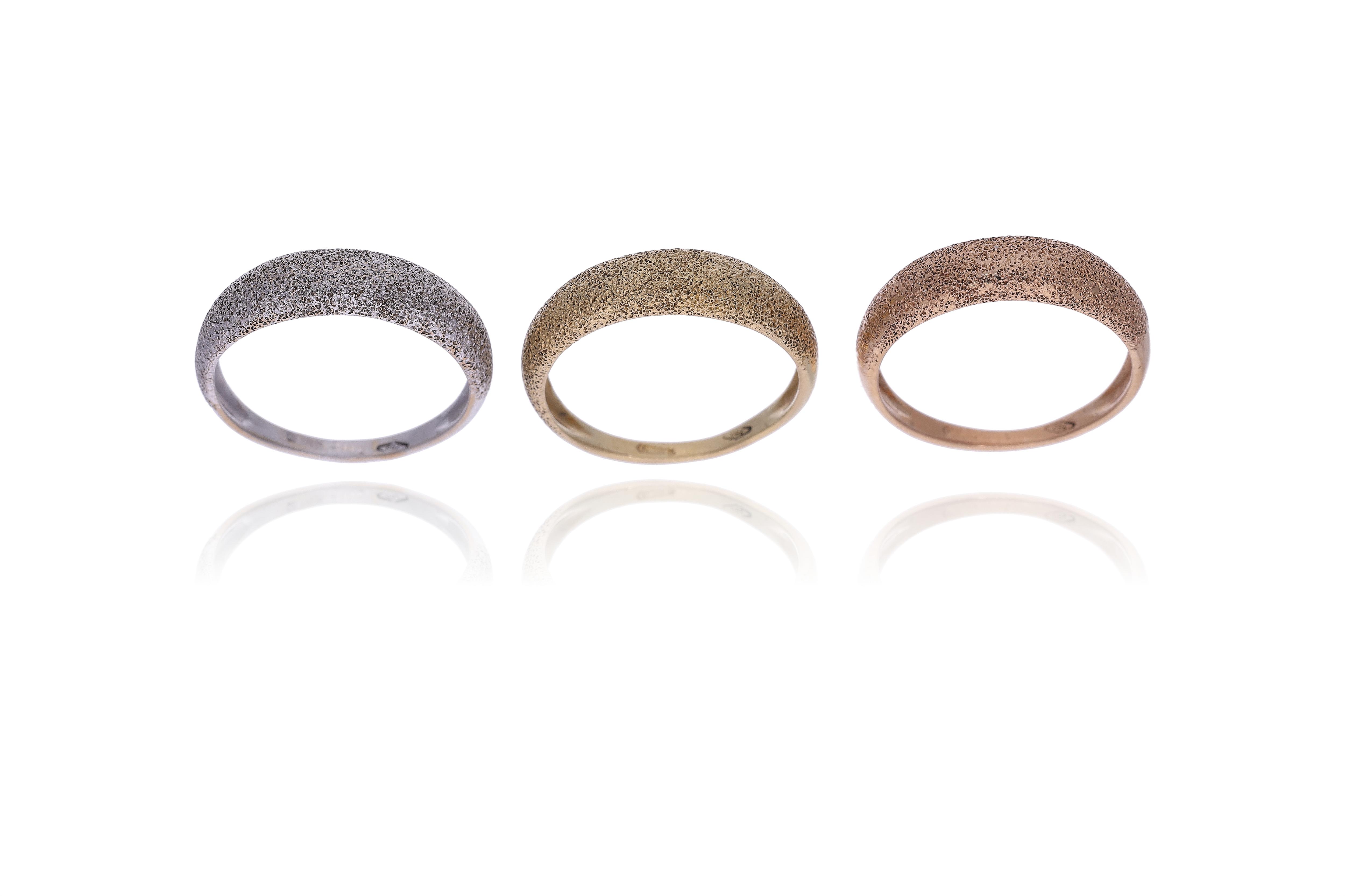 Tre anelli in oro - Asta Preziosi