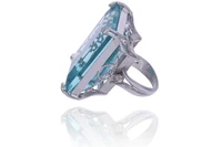 Anello con diamanti e pietra - Asta Preziosi