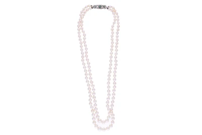 Collana di perle coltivate con smeraldi - Asta Preziosi