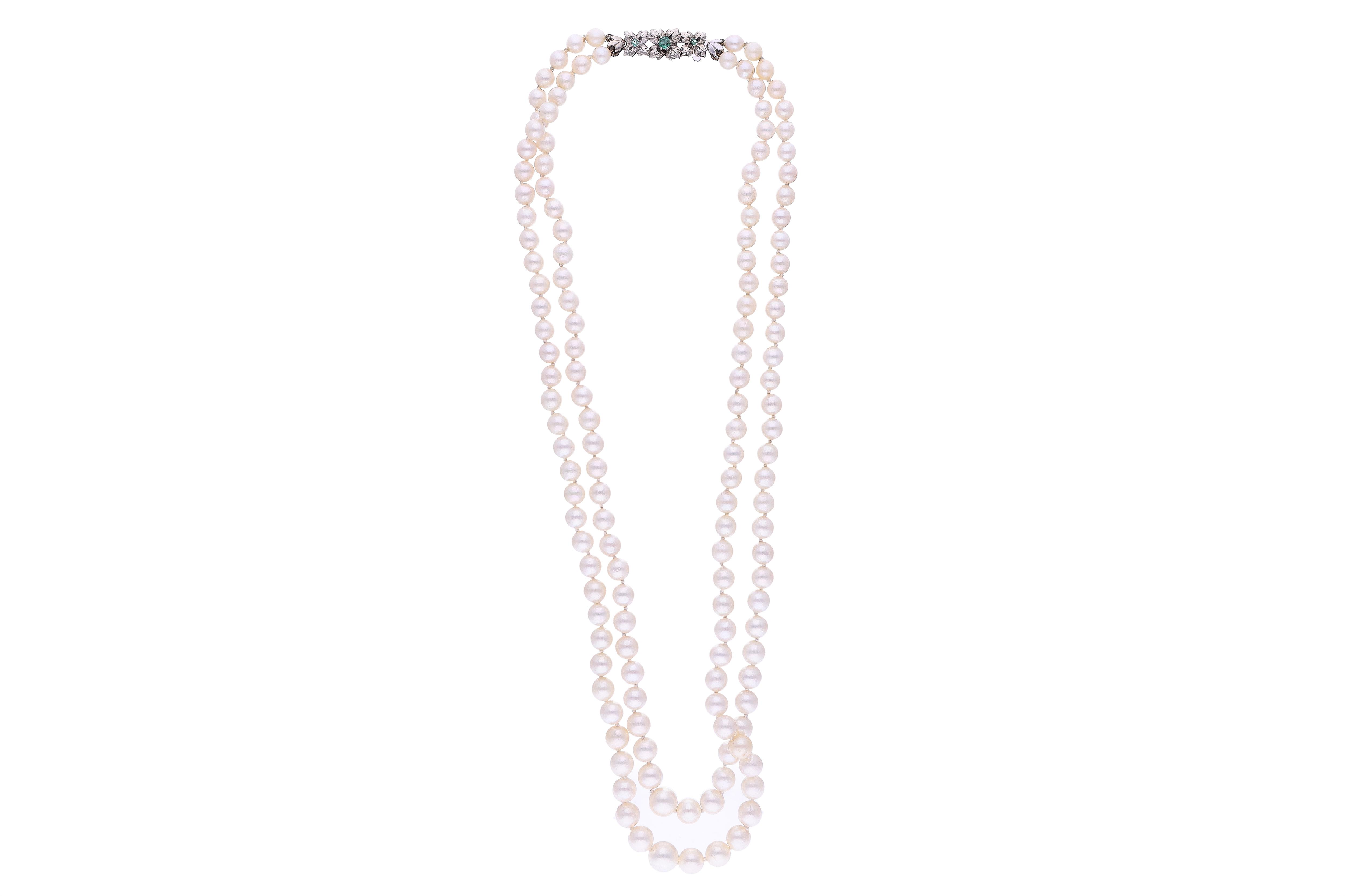 Collana di perle coltivate con smeraldi - Asta Preziosi