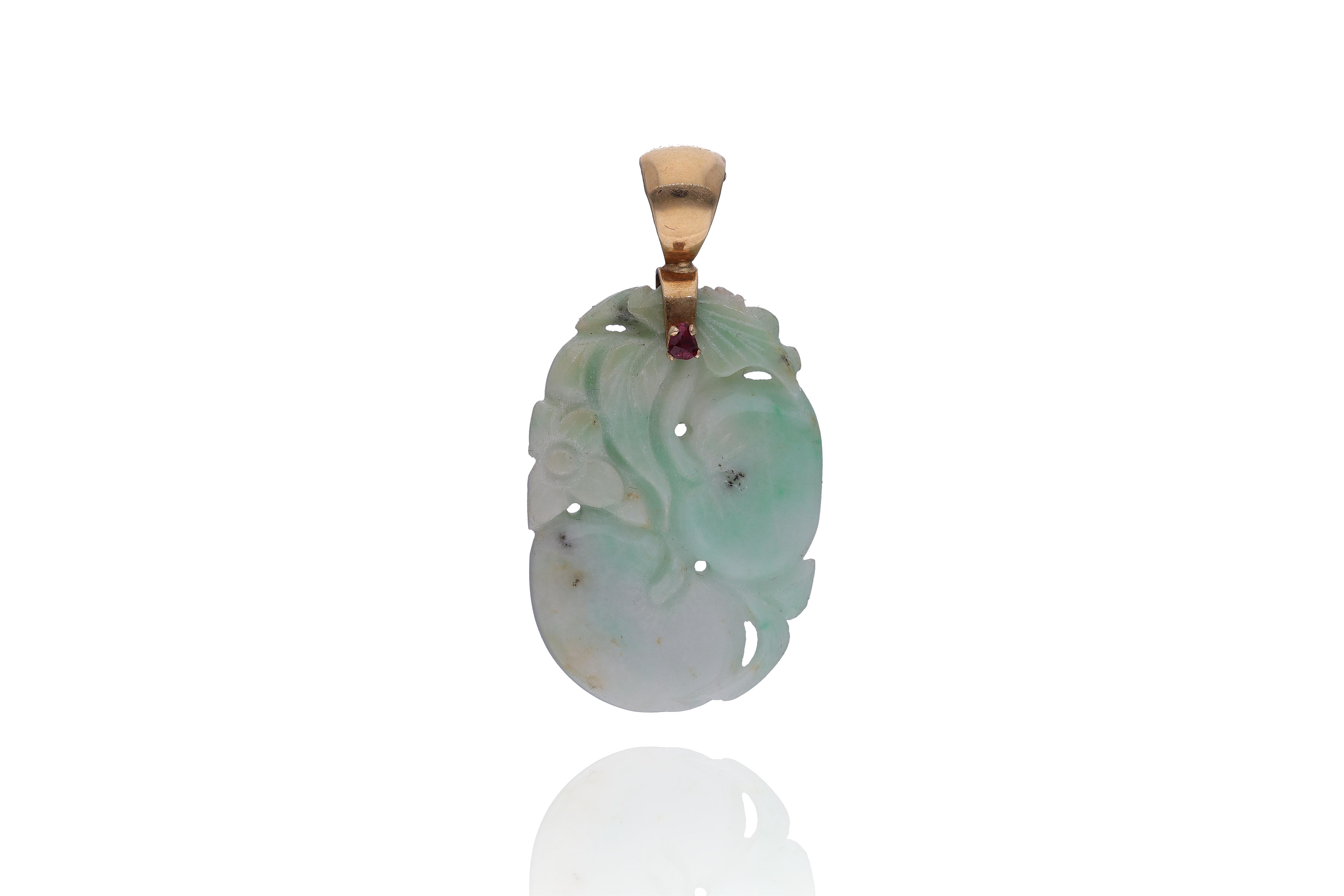 Ciondolo con giada trattata e rubino - Asta Preziosi