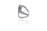Anello con zaffiro rosa e diamanti - Asta Preziosi Anello con zaffiro rosa e diamanti - Asta Preziosi