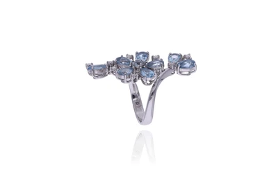Anello con acquemarine e diamanti - Asta Preziosi Anello con acquemarine e diamanti - Asta Preziosi
