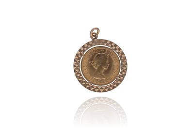 Ciondolo con sterlina - Asta Preziosi