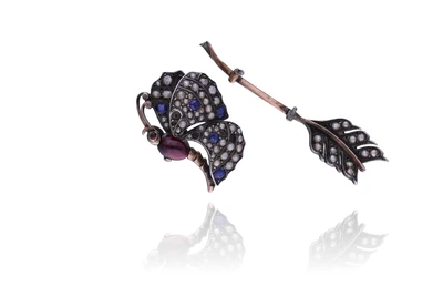 Spilla con microperle e pietre - Asta Preziosi