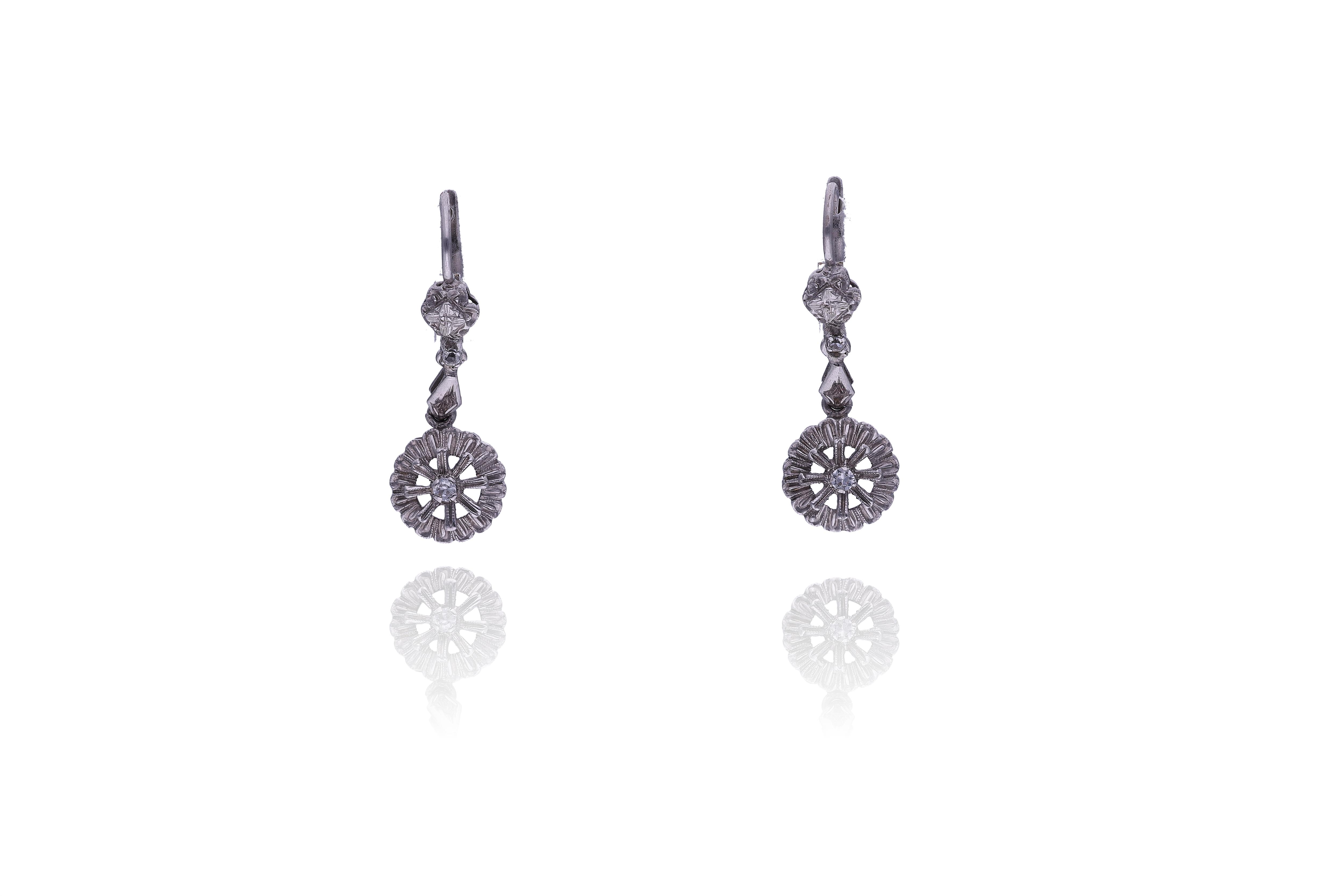 Orecchini con pietre - Asta Preziosi