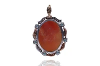 Pendente con cammeo, smeraldi e diamanti - Asta Preziosi