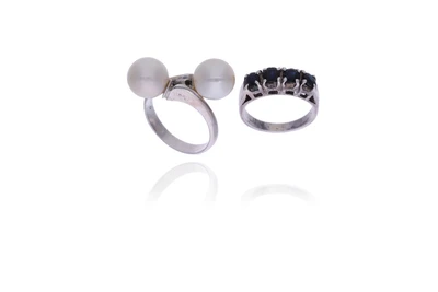 Anelli con perle coltivate e zaffiri - Asta Preziosi