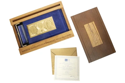 Targa commemorativa L. 10.000 in argento dorato - Asta Preziosi