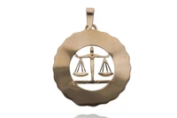 Ciondolo in oro - Asta Preziosi