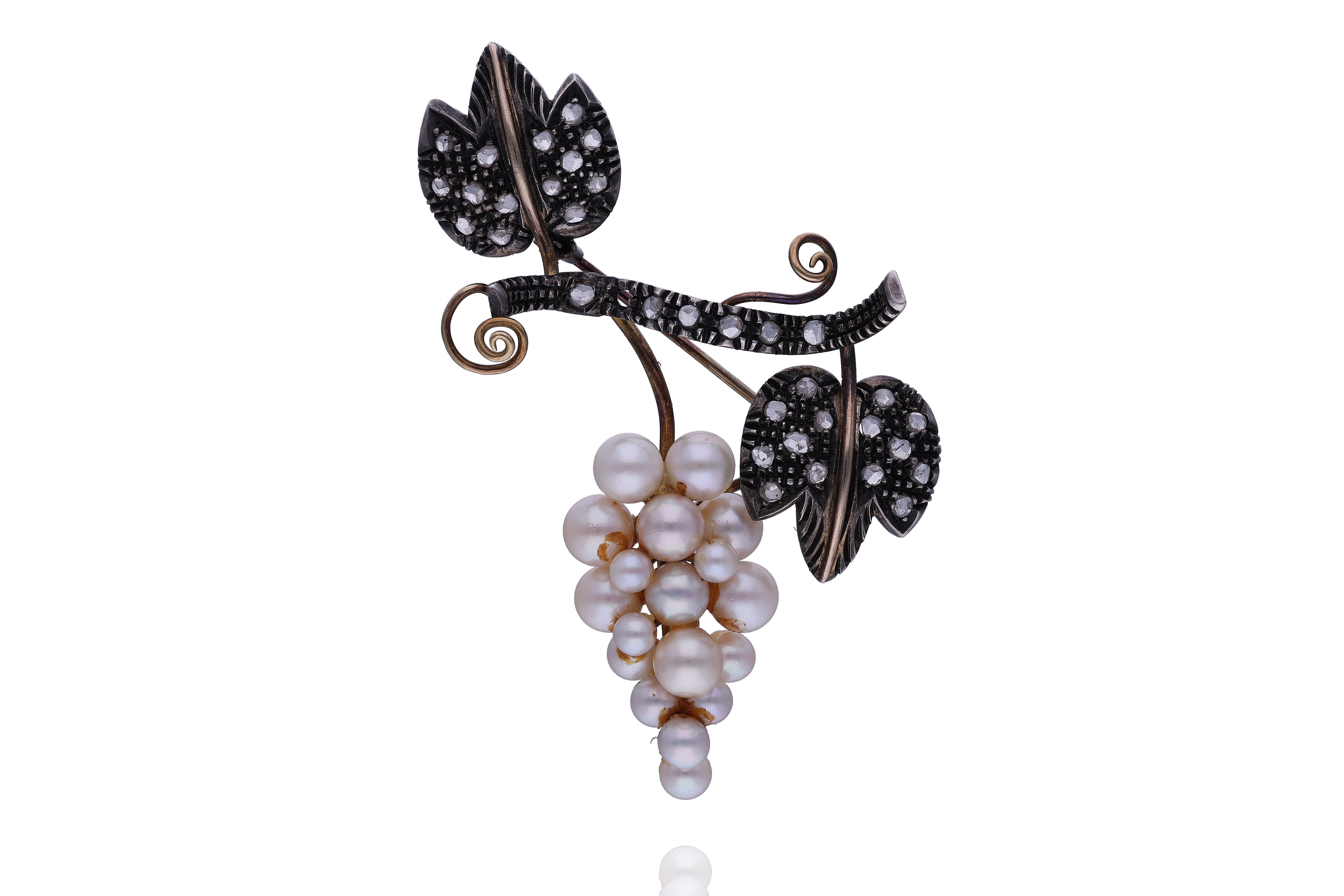 Spilla con diamanti e perle coltivate - Asta Preziosi