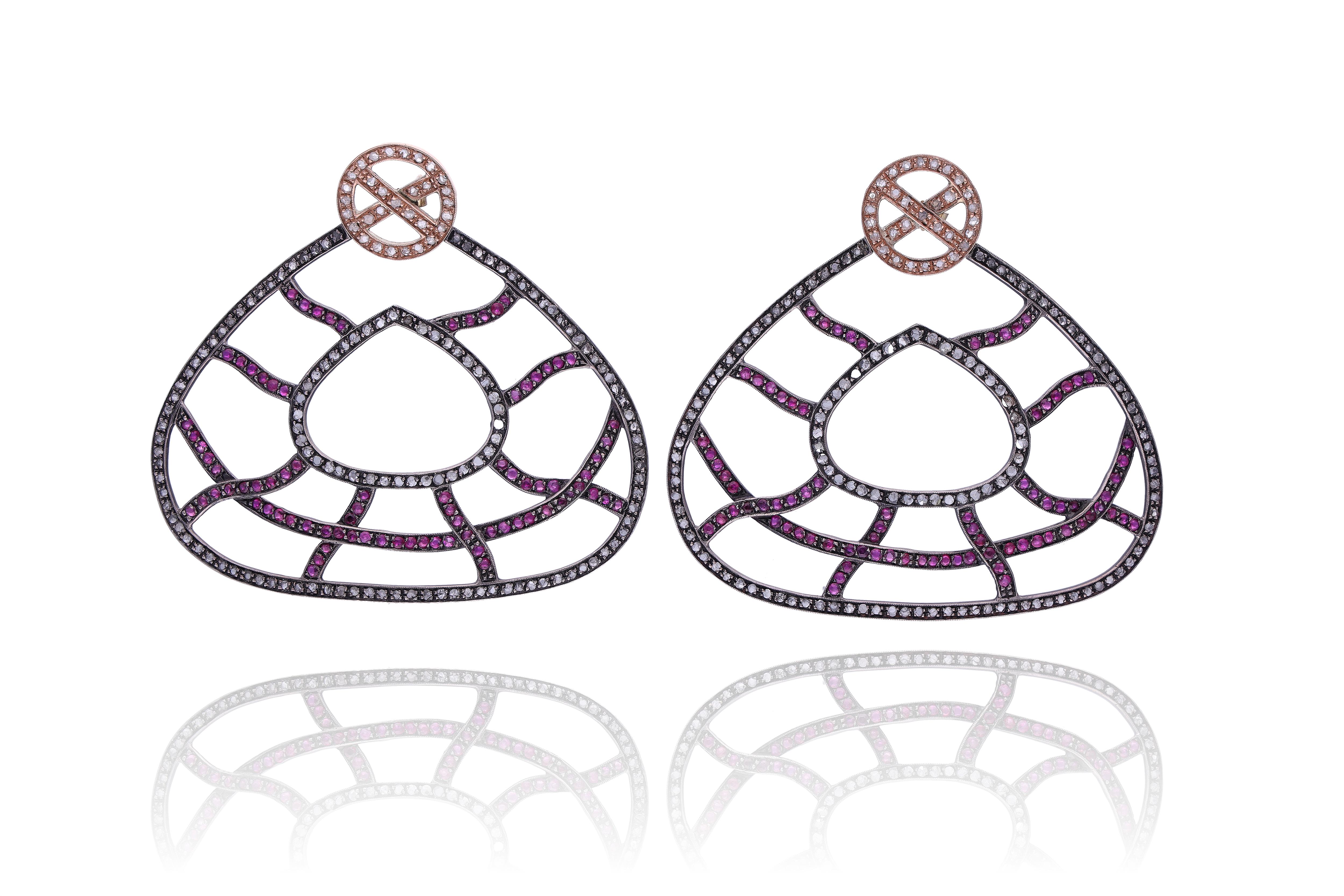 Orecchini con diamanti, rubini e pietre - Asta Preziosi