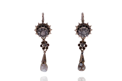 Orecchini con diamanti e perle coltivate - Asta Preziosi