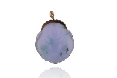 Ciondolo con giada trattata - Asta Preziosi