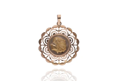 Ciondolo in oro - Asta Preziosi