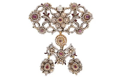 Centrale con perle, microperle e rubini - Asta Preziosi