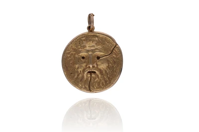 Ciondolo in oro - Asta Preziosi