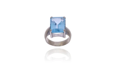 Anello con topazio - Asta Preziosi
