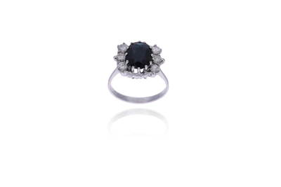 Anello con zaffiro e diamanti - Asta Preziosi