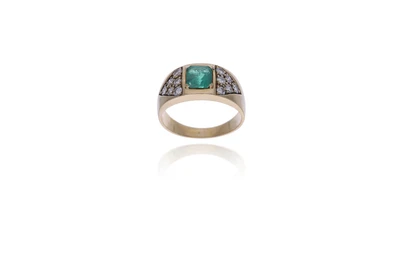 Anello con diamanti e smeraldo - Asta Preziosi