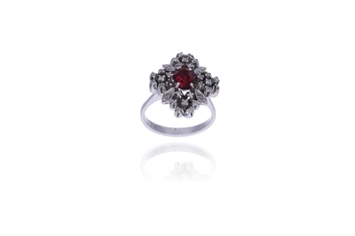 Anello con diamanti e pietra - Asta Preziosi