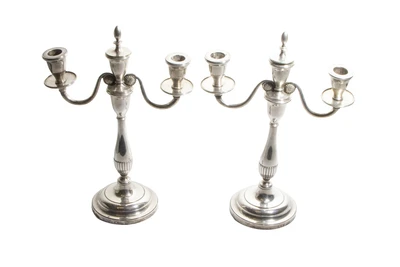 Caber, coppia di candelabri in argento - Asta Preziosi