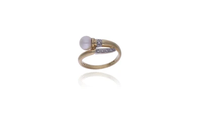 Anello con perla coltivata e diamanti - Asta Preziosi