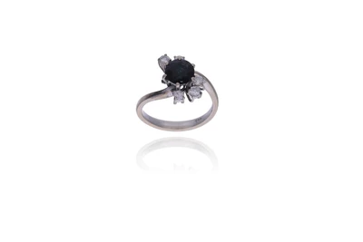 Anello con zaffiro e diamanti - Asta Preziosi