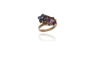 Anello con diamanti, rubini e zaffiri - Asta Preziosi