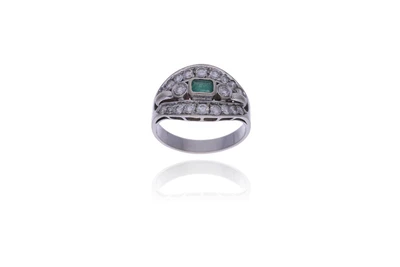 Anello con smeraldo e diamanti - Asta Preziosi