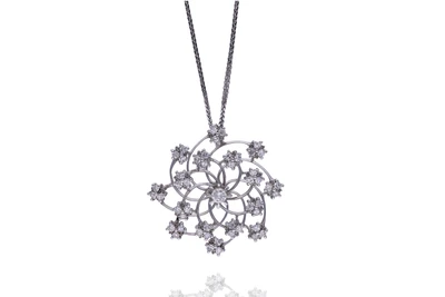 Collana con ciondolo con diamanti - Asta Preziosi