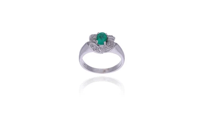 Anello con smeraldo e diamanti - Asta Preziosi