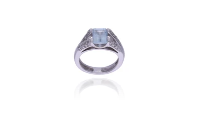 Anello con acquamarina e diamanti - Asta Preziosi Anello con acquamarina e diamanti - Asta Preziosi